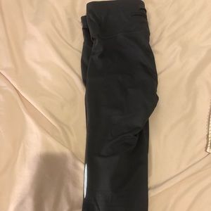 Nike cropped dark grey leggings